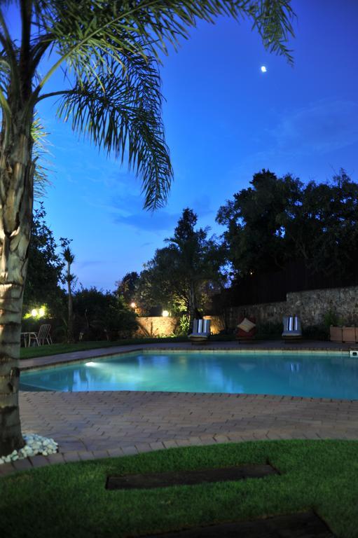Claires Of Sandton Luxury Guest House Йоганнесбурґ Екстер'єр фото