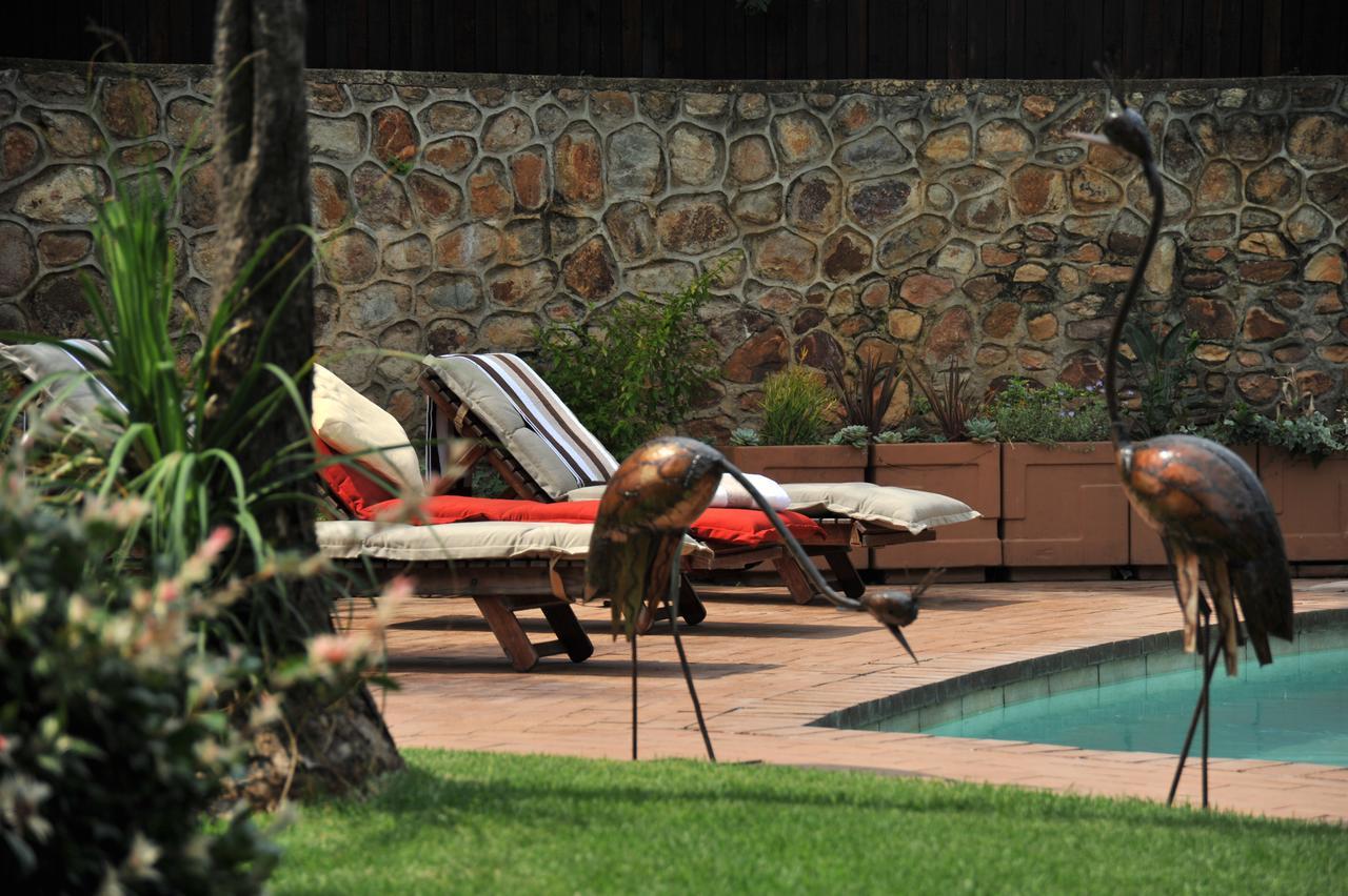 Claires Of Sandton Luxury Guest House Йоганнесбурґ Екстер'єр фото
