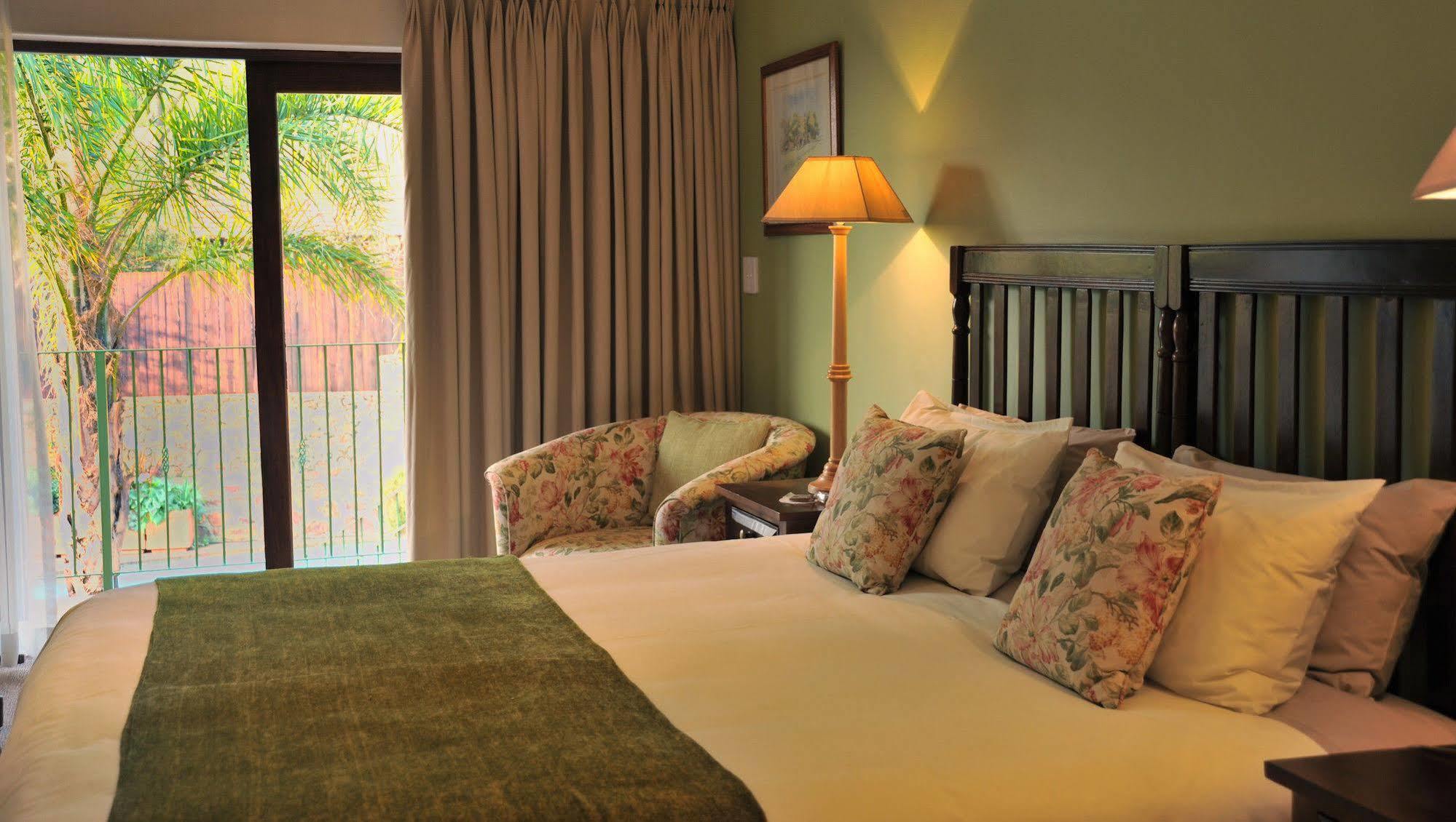 Claires Of Sandton Luxury Guest House Йоганнесбурґ Екстер'єр фото
