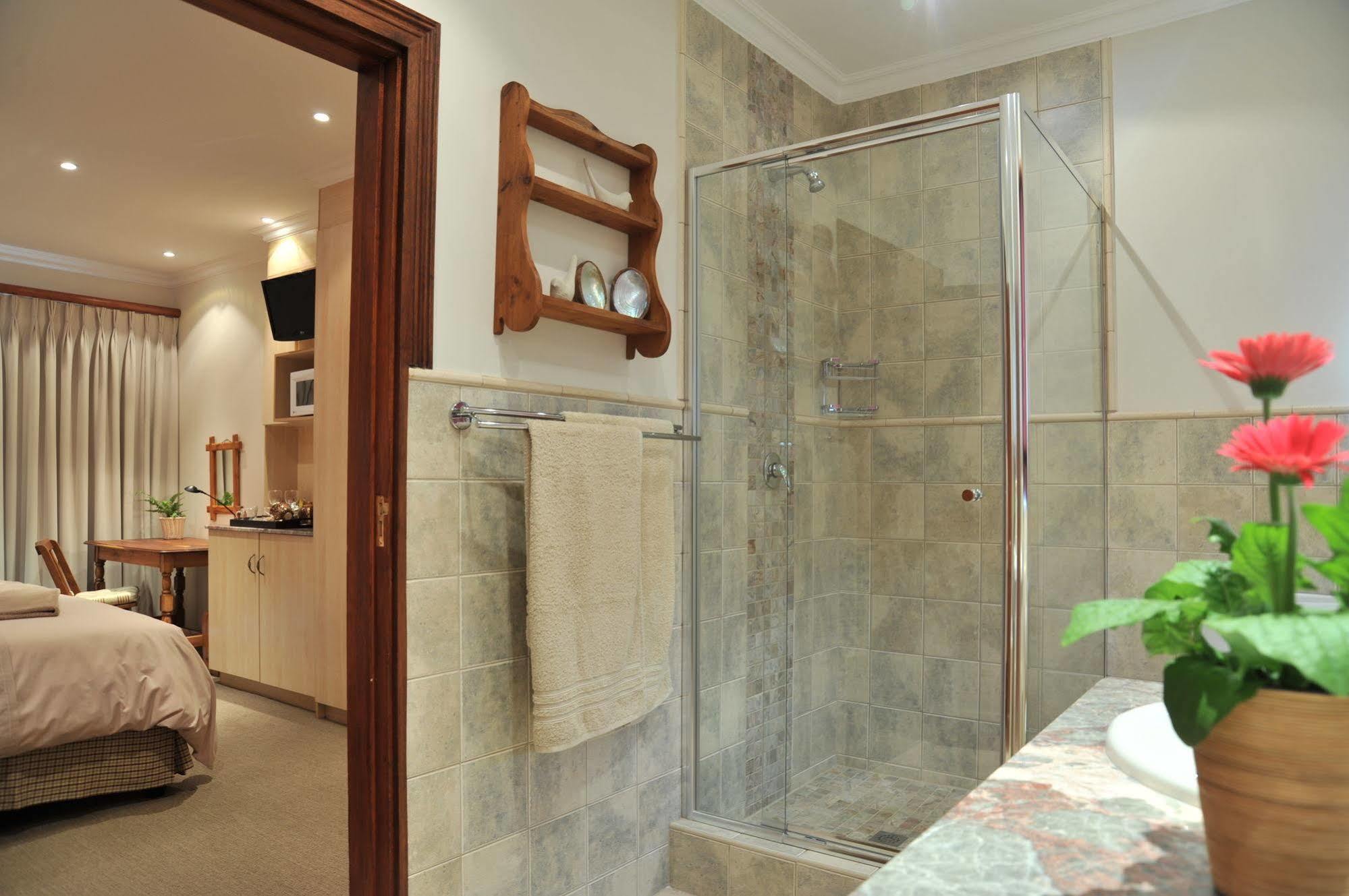 Claires Of Sandton Luxury Guest House Йоганнесбурґ Екстер'єр фото