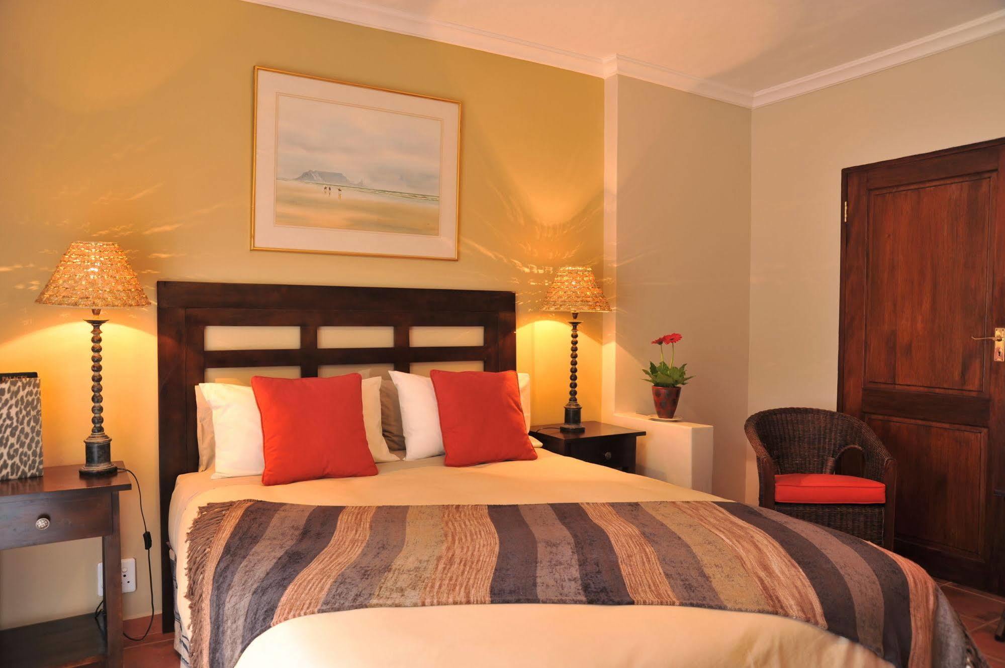 Claires Of Sandton Luxury Guest House Йоганнесбурґ Екстер'єр фото