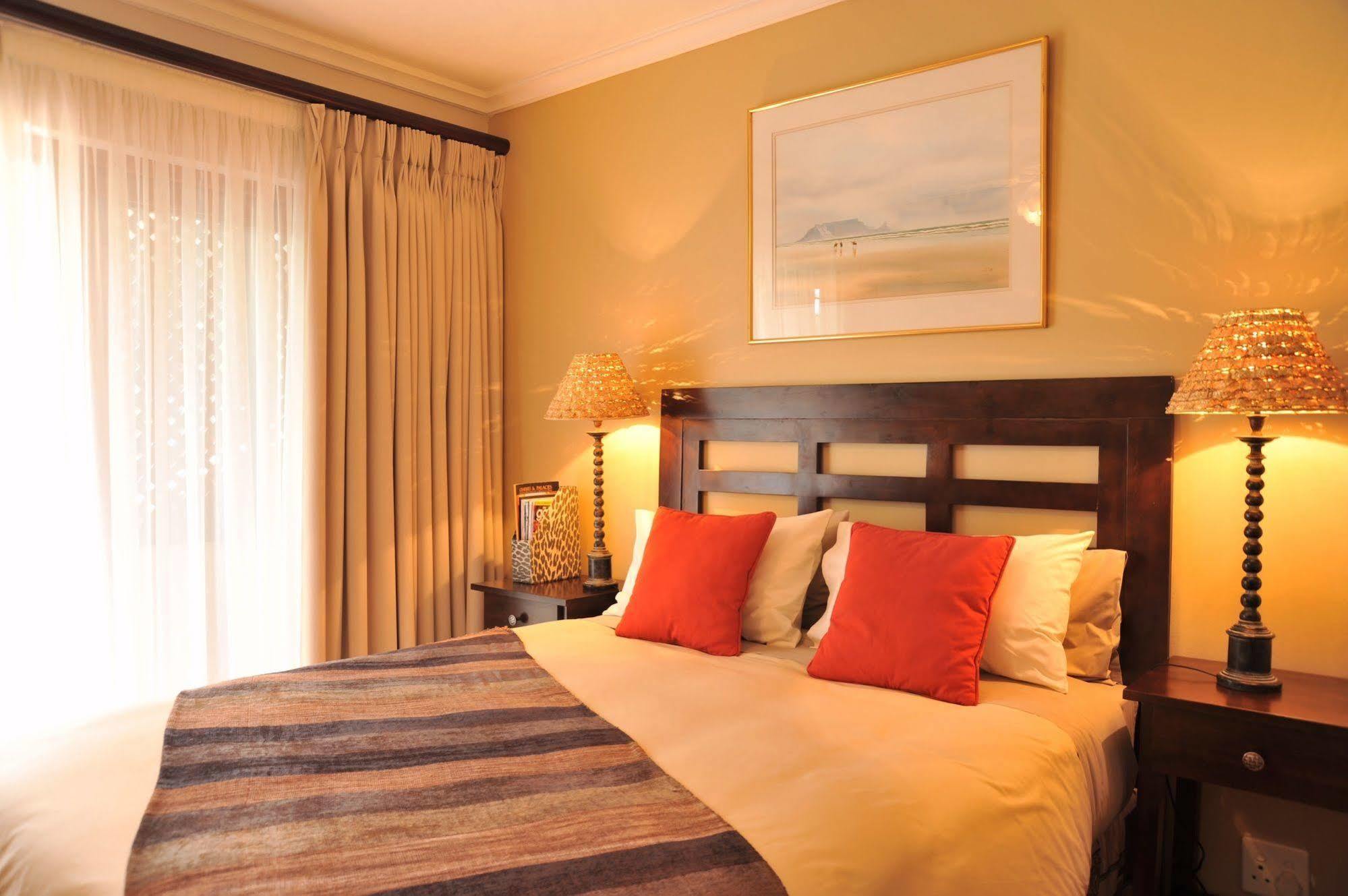 Claires Of Sandton Luxury Guest House Йоганнесбурґ Екстер'єр фото